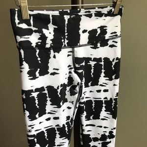 Brand new! Alo Yoga leggings!!